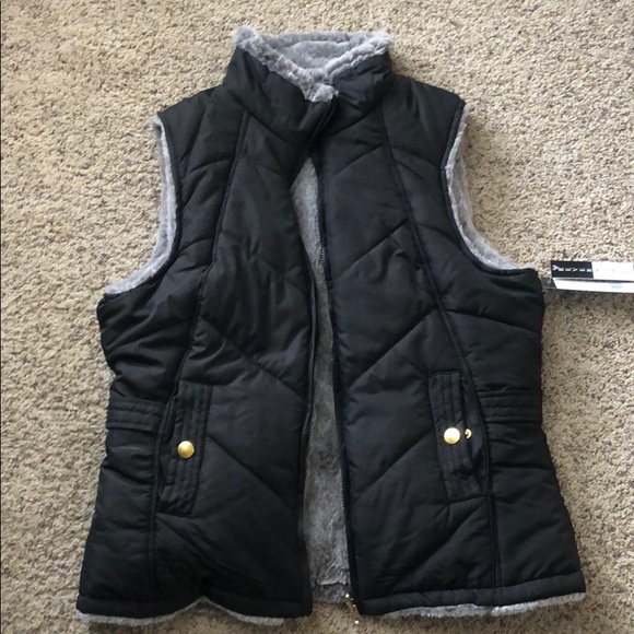 KC Collections Jackets & Blazers - Brand new reversible puffer vest - Size Large